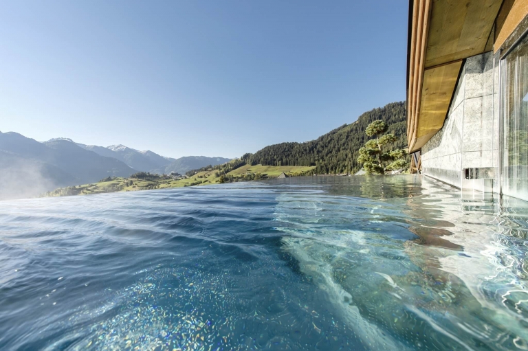 Infinity Pool im Hotel Tirol