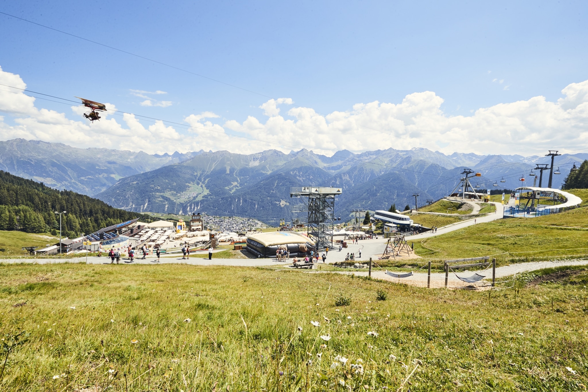 Panoramablick auf den Funpark Fiss in Tirol